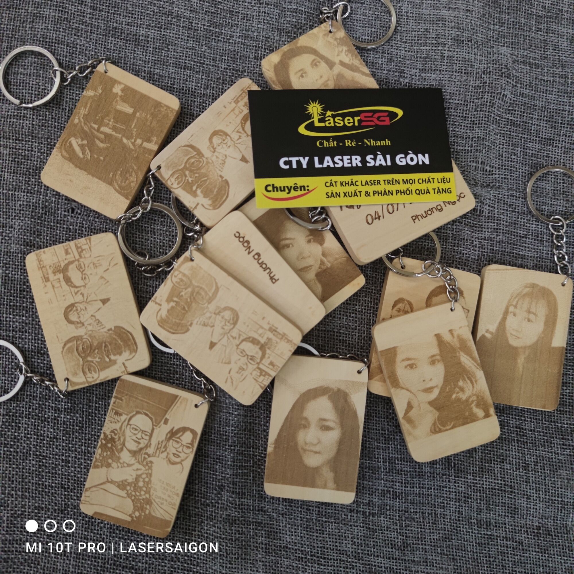 [HCM][HOT] Móc khoá gỗ khắc hình và tên theo yêu cầu