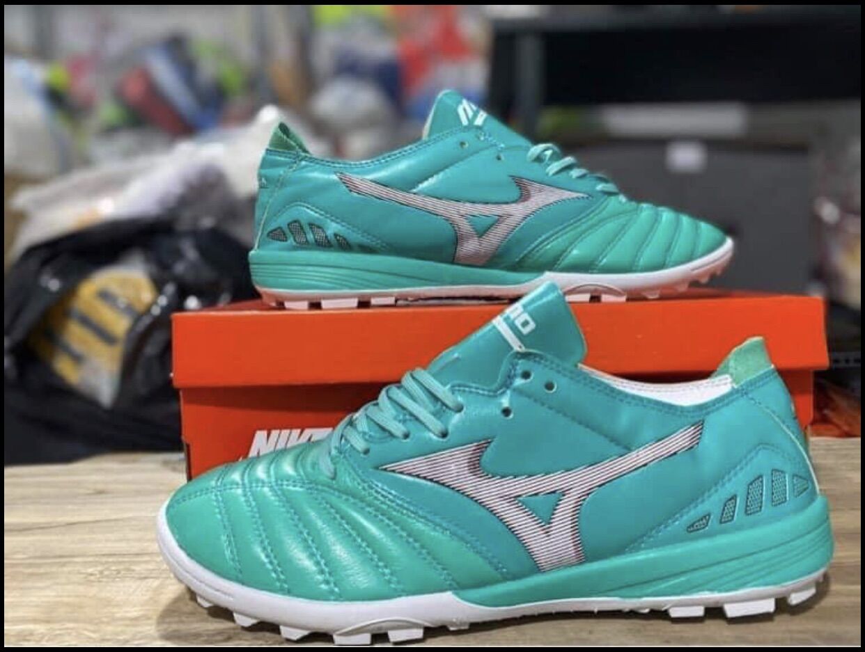 Giày bóng đá Mizuno Neo 3