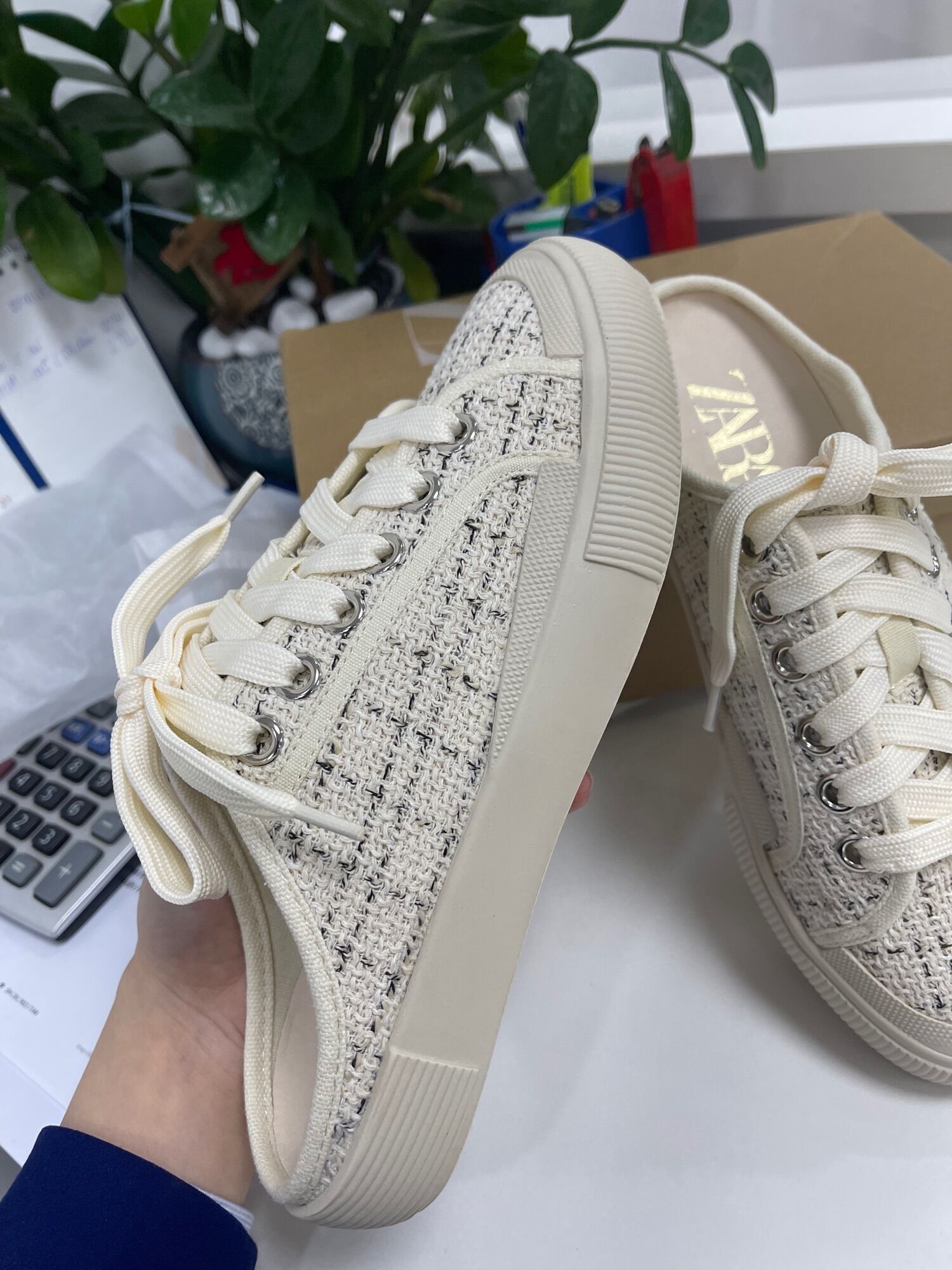 Sục vải Zara