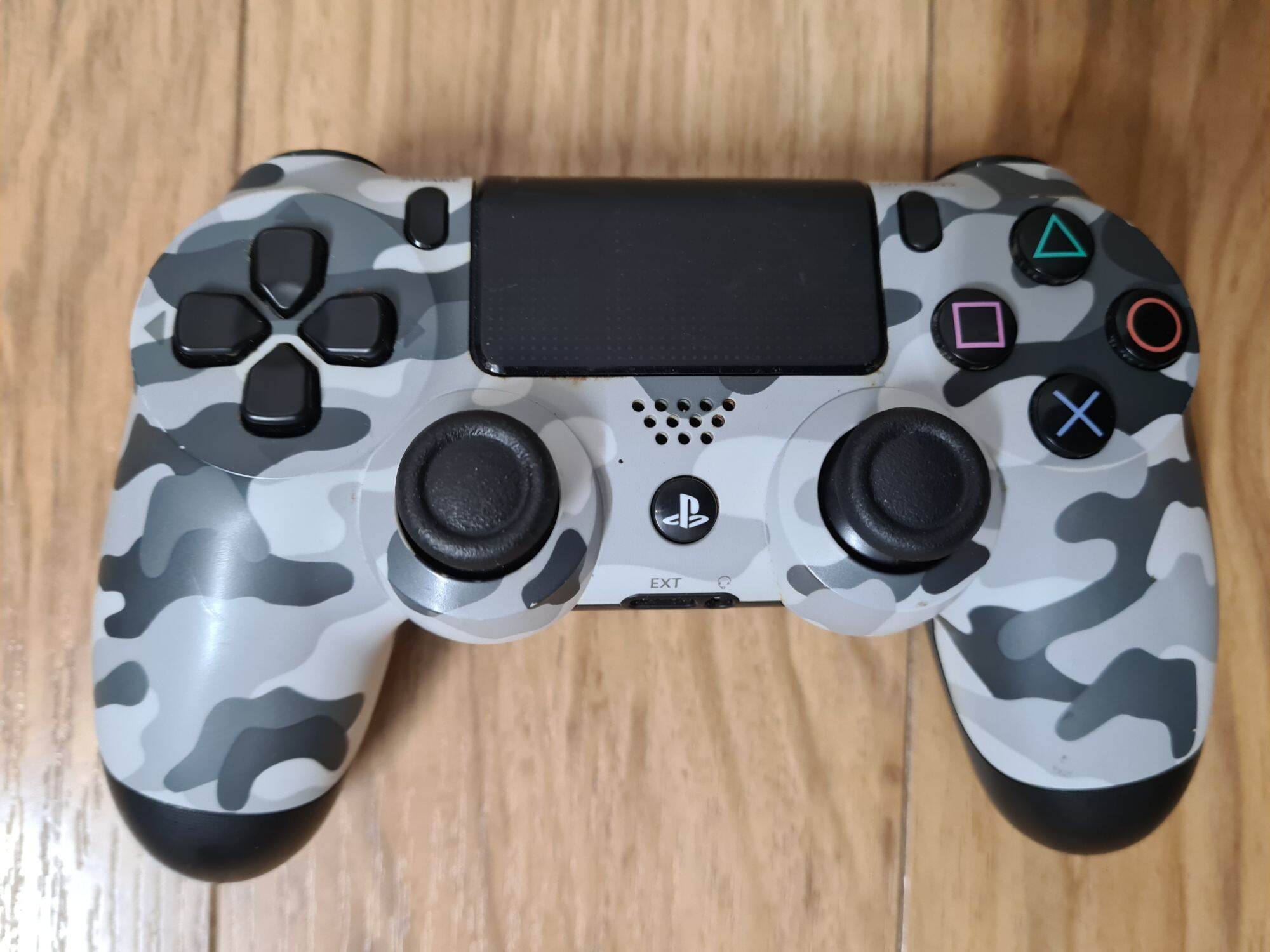 Tay cầm Ps4 xịn chính hãng.
