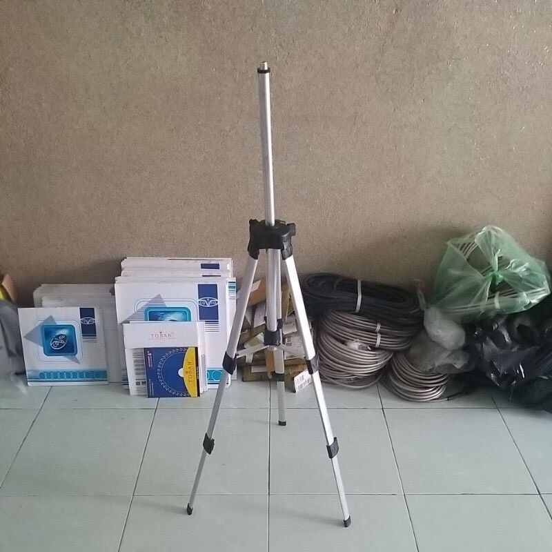 Chân máy laser 1m2. Chân máy cân bằng laser 1m2 chắc chắn