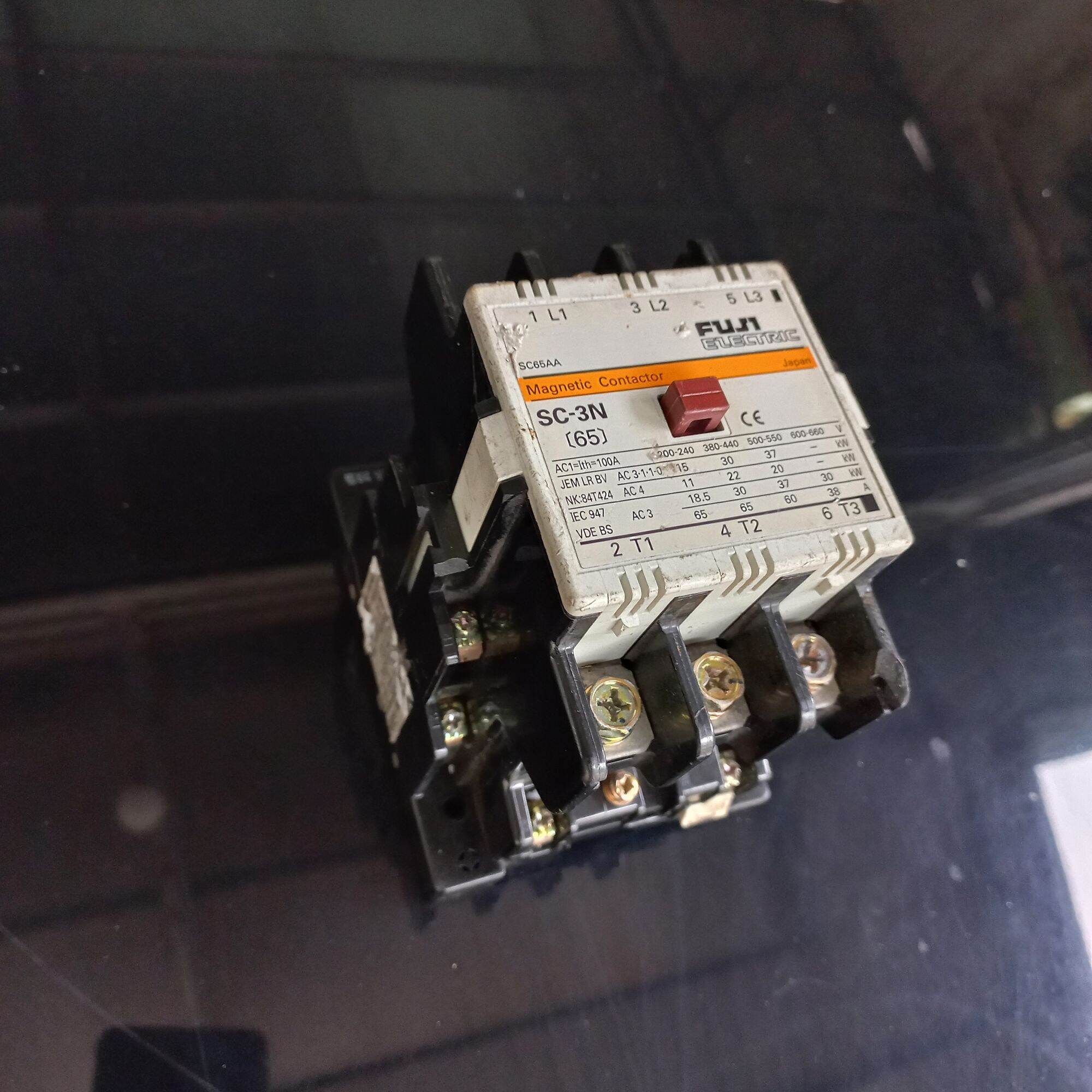 Khởi động từ contactor 65A 3 pha bãi nhật