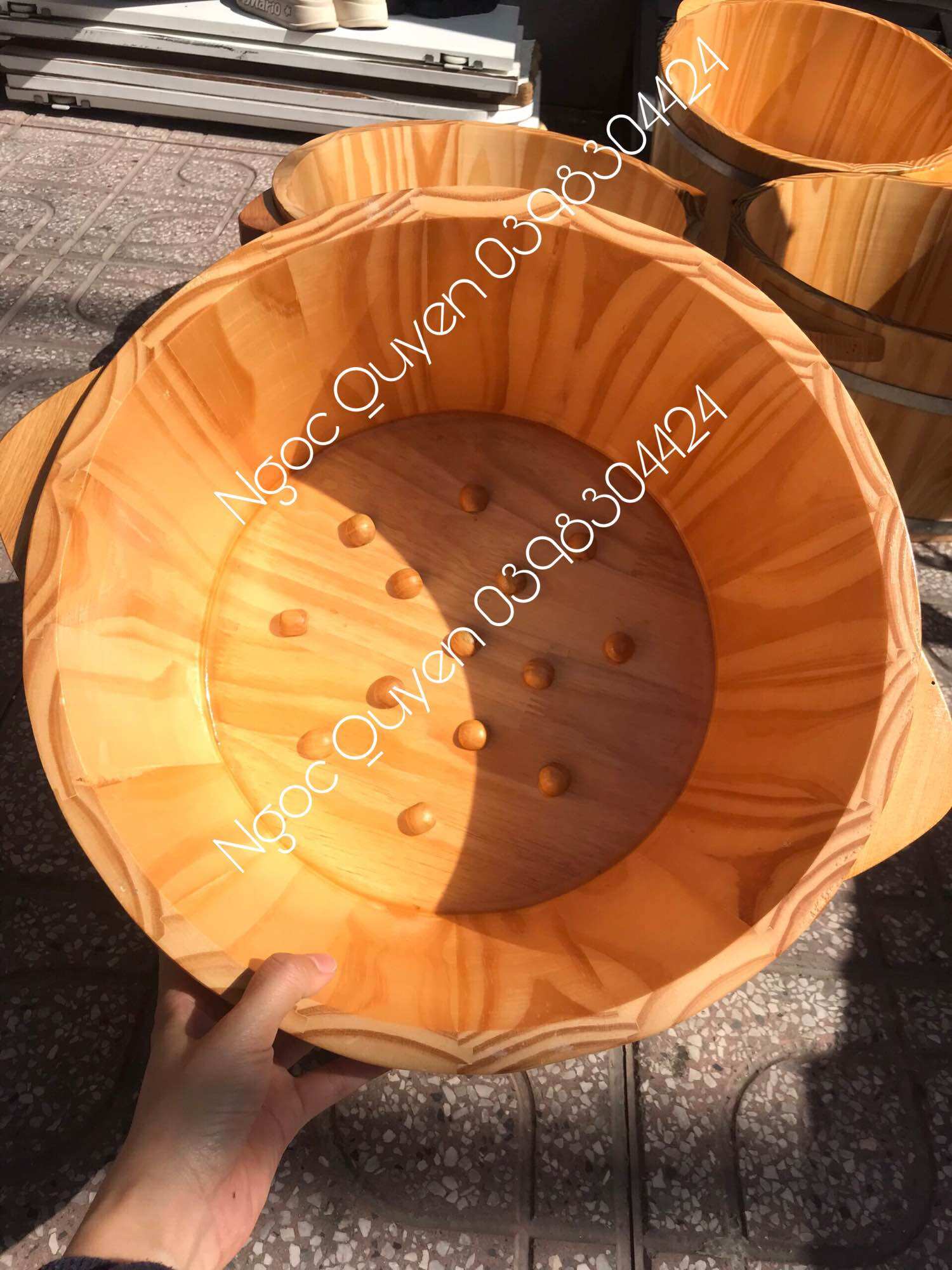 Chậu gỗ ngâm chân có hạt massage
