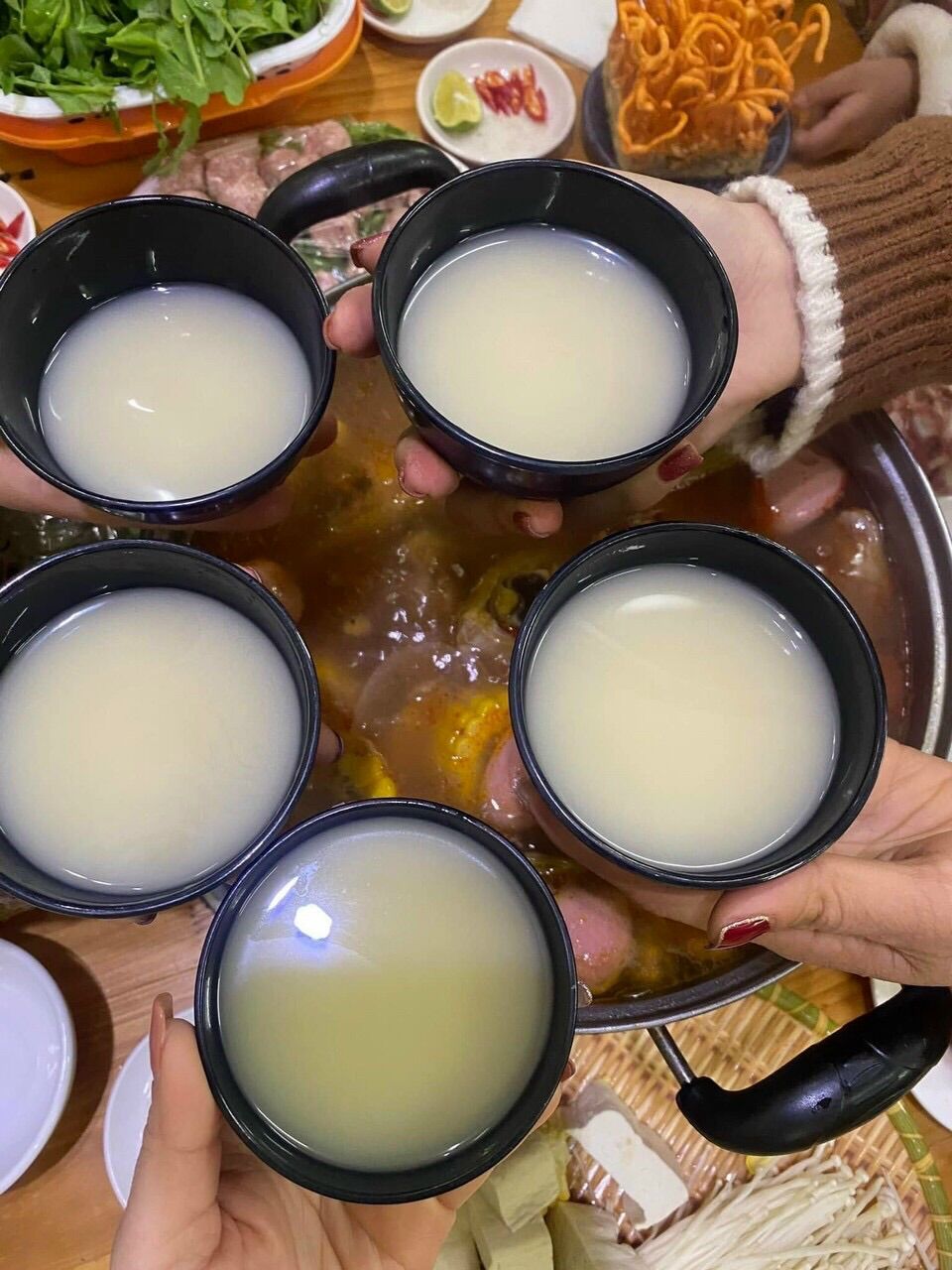Rư…o..u.. nếp đục giá 150k/2lit