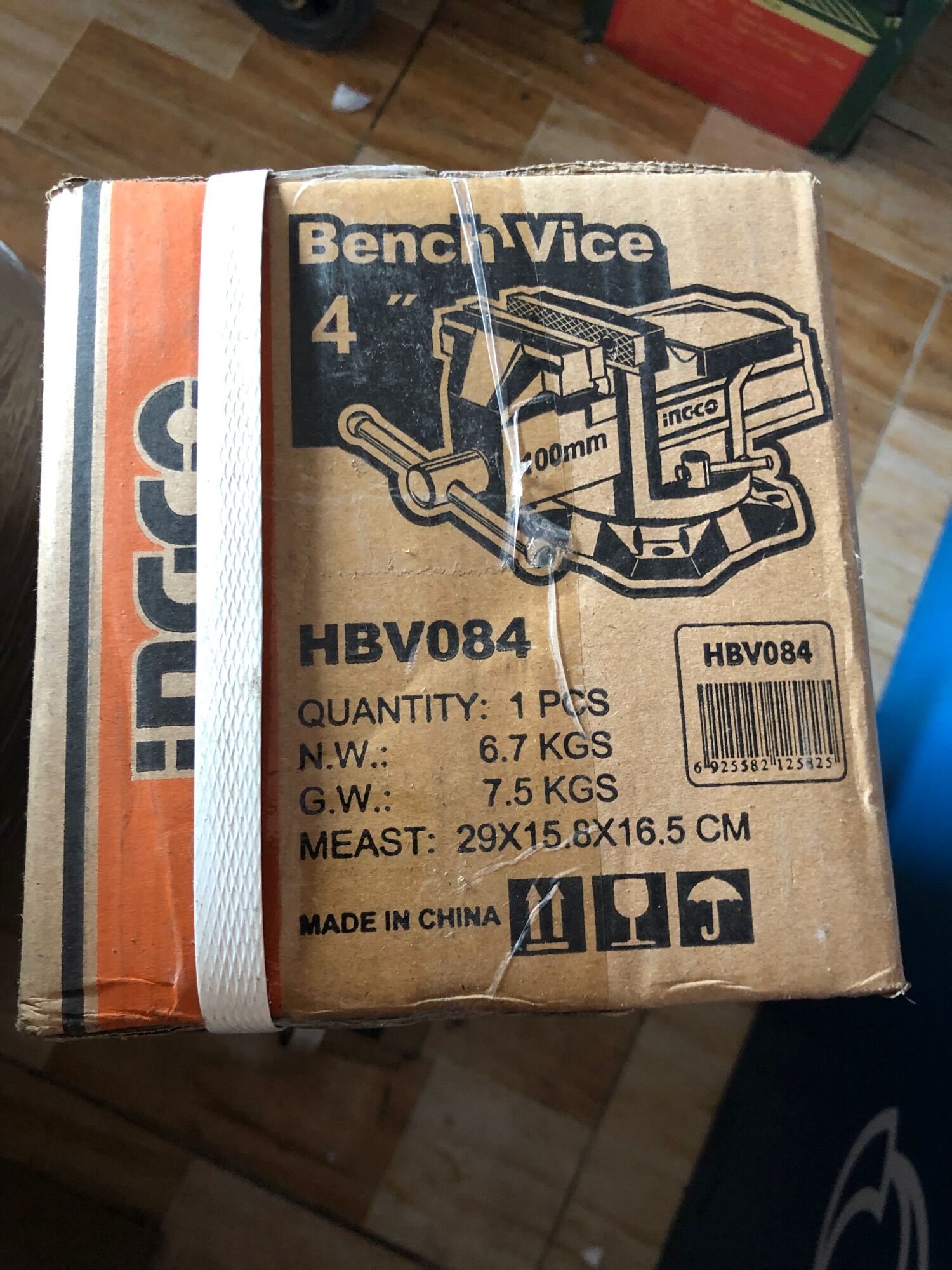 E TÔ KẸP INGCO 4 INCH HBV084