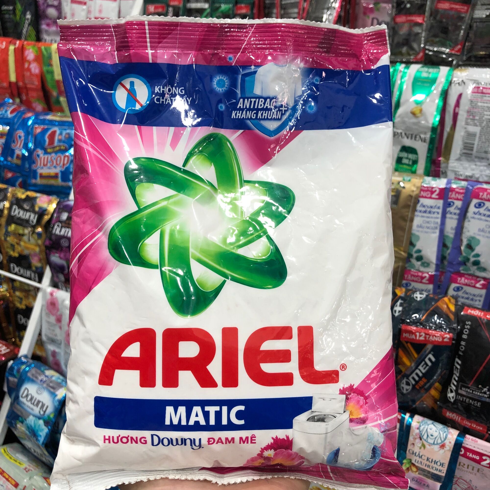 Bột giặt Ariel hương downy đam mê 620g