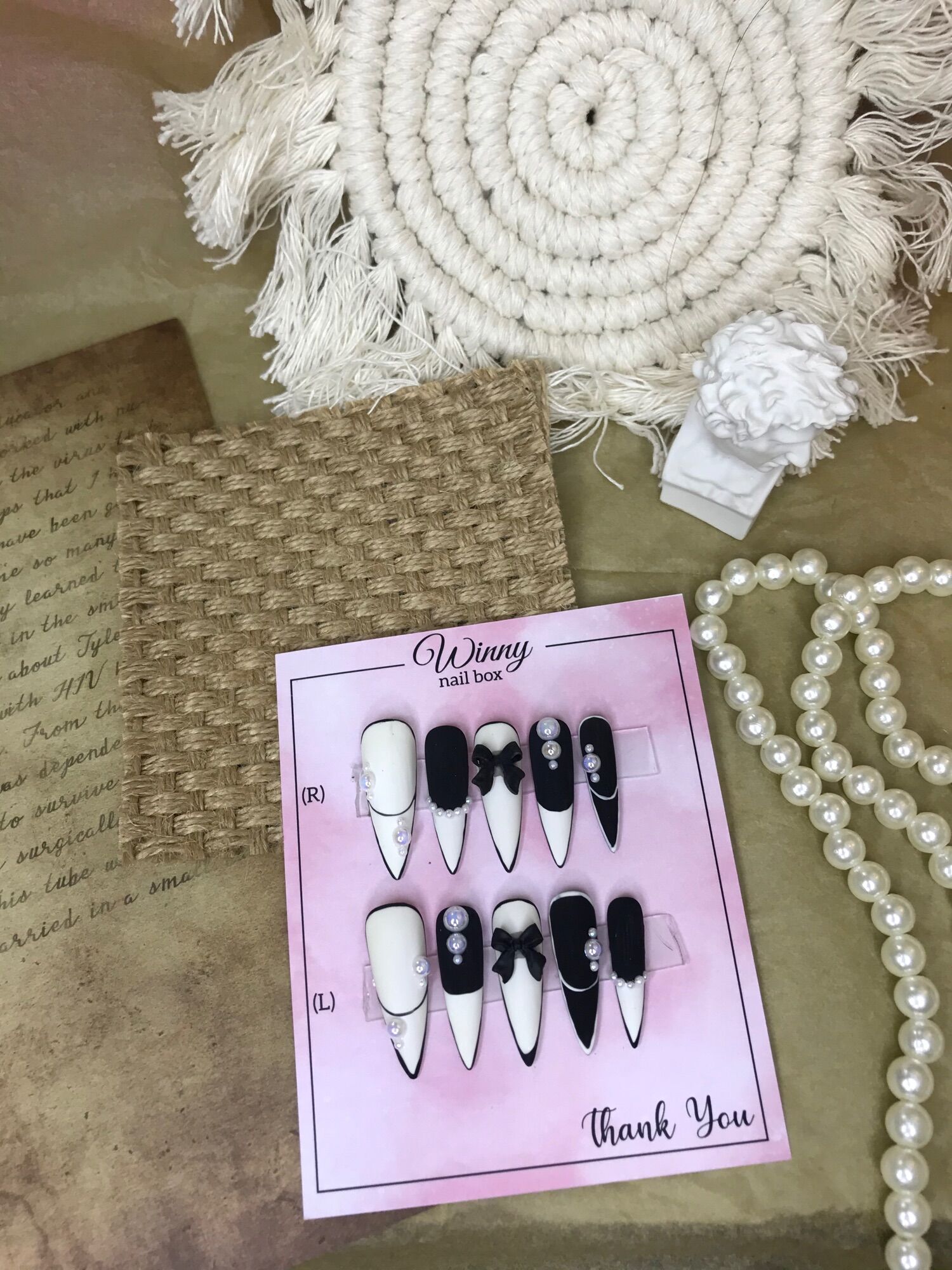 Nailbox móng up móng giả trắng đen nhám ngọc