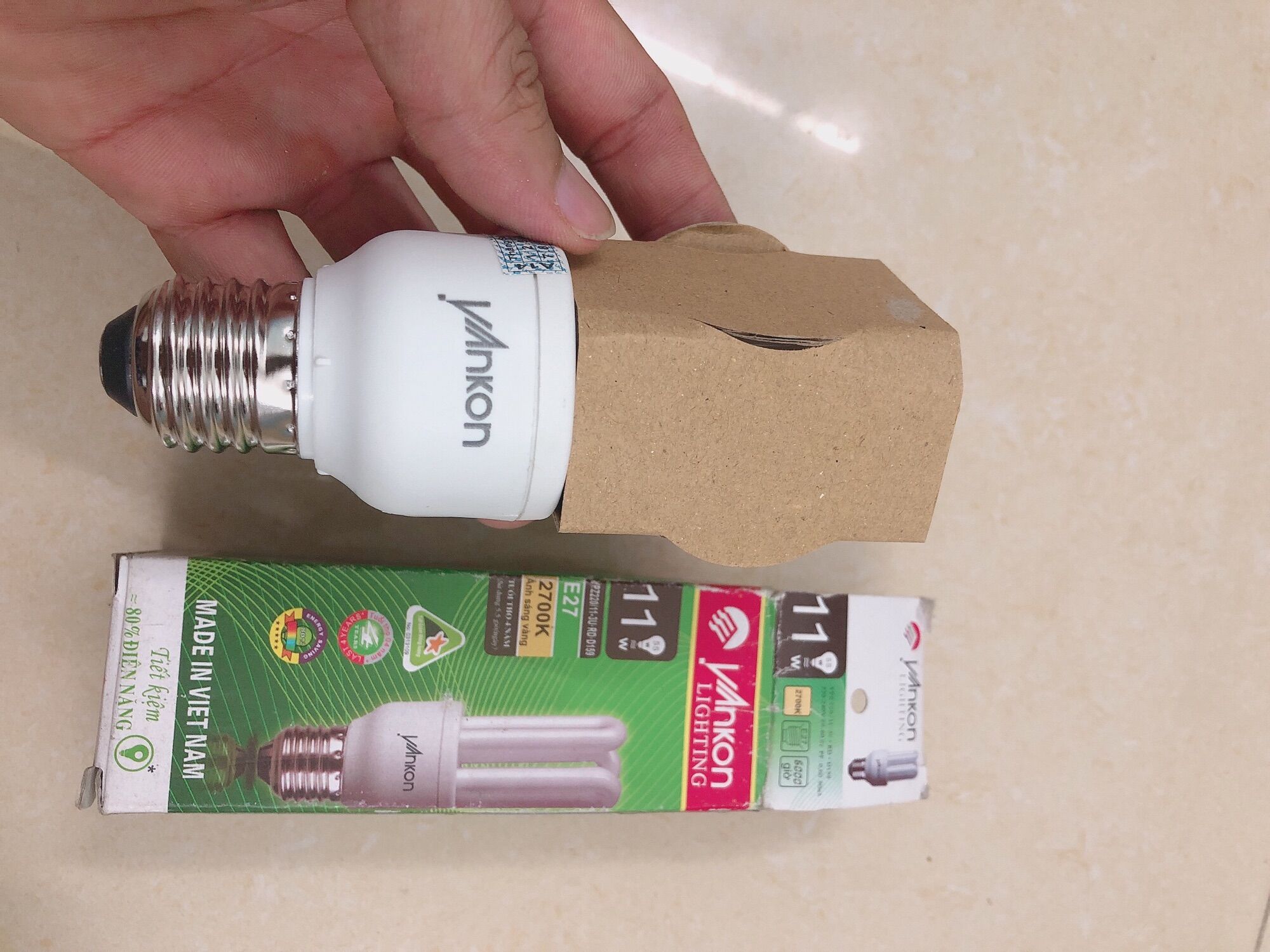 [HCM]bóng compact 11w đuôi E27 ánh sáng vàng Vankon