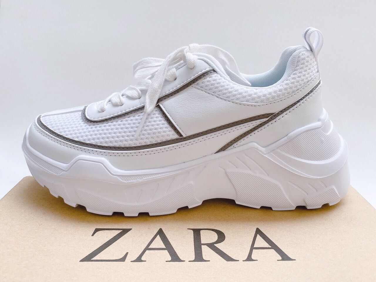 Giày thể thao zara có sẵn