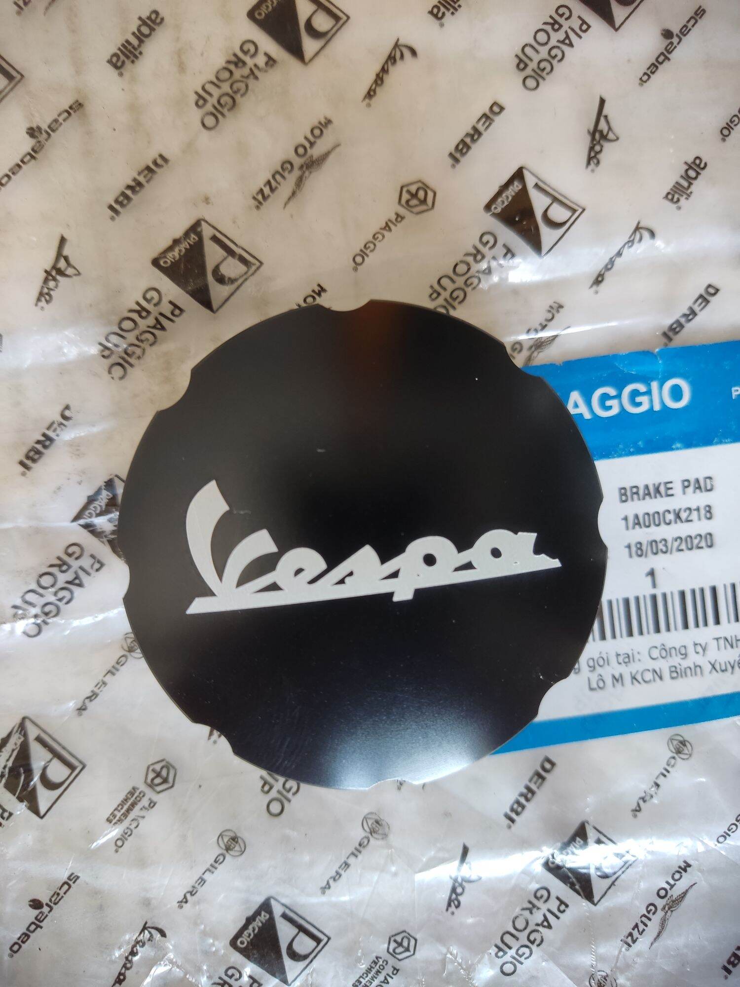 nắp đậy bình xăng vespa