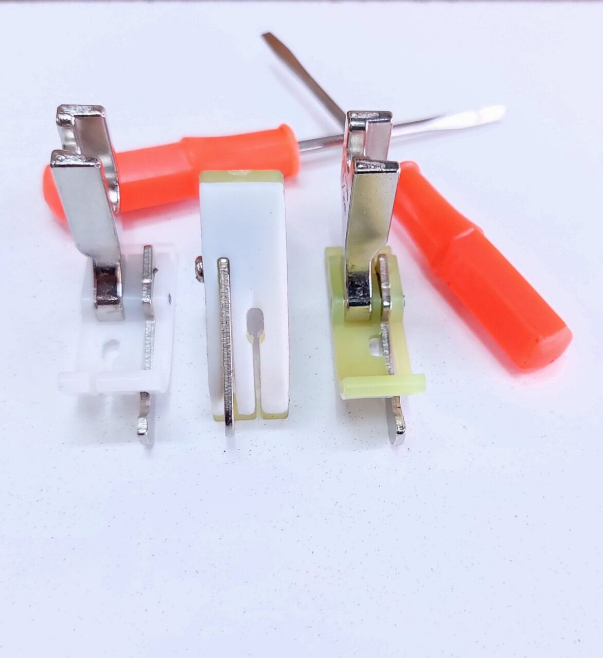 chân vịt mí nhựa 2 da  , chân vịt mí SP-18