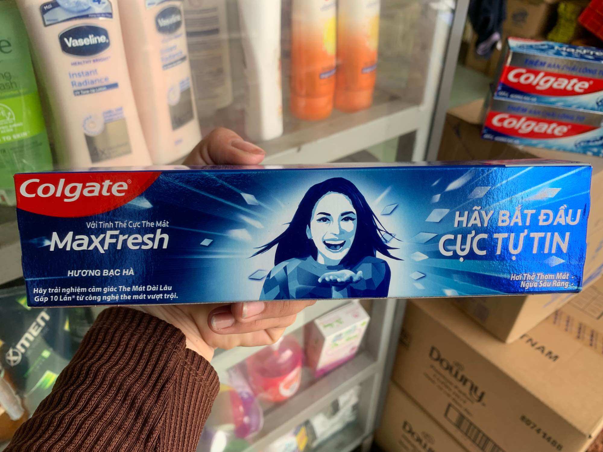 Combo 3 kem đánh răng Colgate maxfesh 225g tặng bàn chải