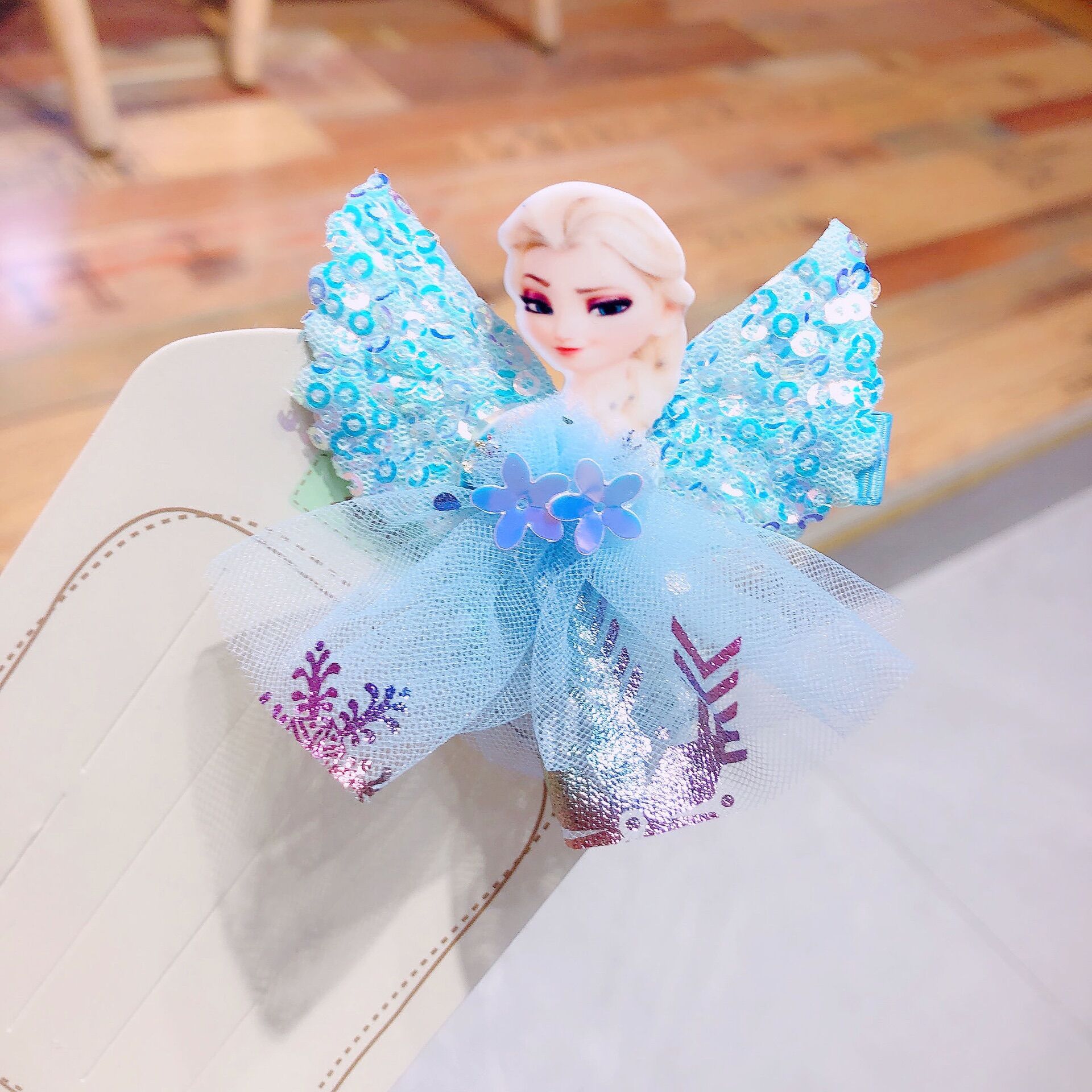 Kẹp tóc Elsa, Anna cho bé gái (màu ngẫu nhiên)