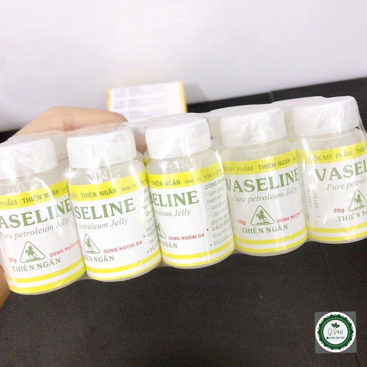 1 lốc 10 lọ 20g vaseline thiên ngân/date 2028