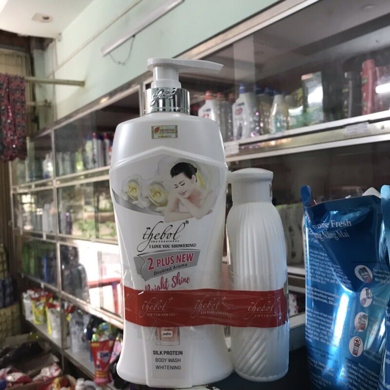 Sữa tắm trắng da thebol 650g tặng sữa tắm kem trắng nước hoa ovailove 180g