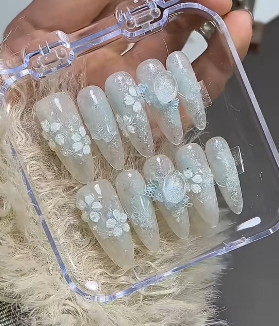 92 Nail box thiết kế, màu hồng ombre, gắn Nơ và gấu xinh