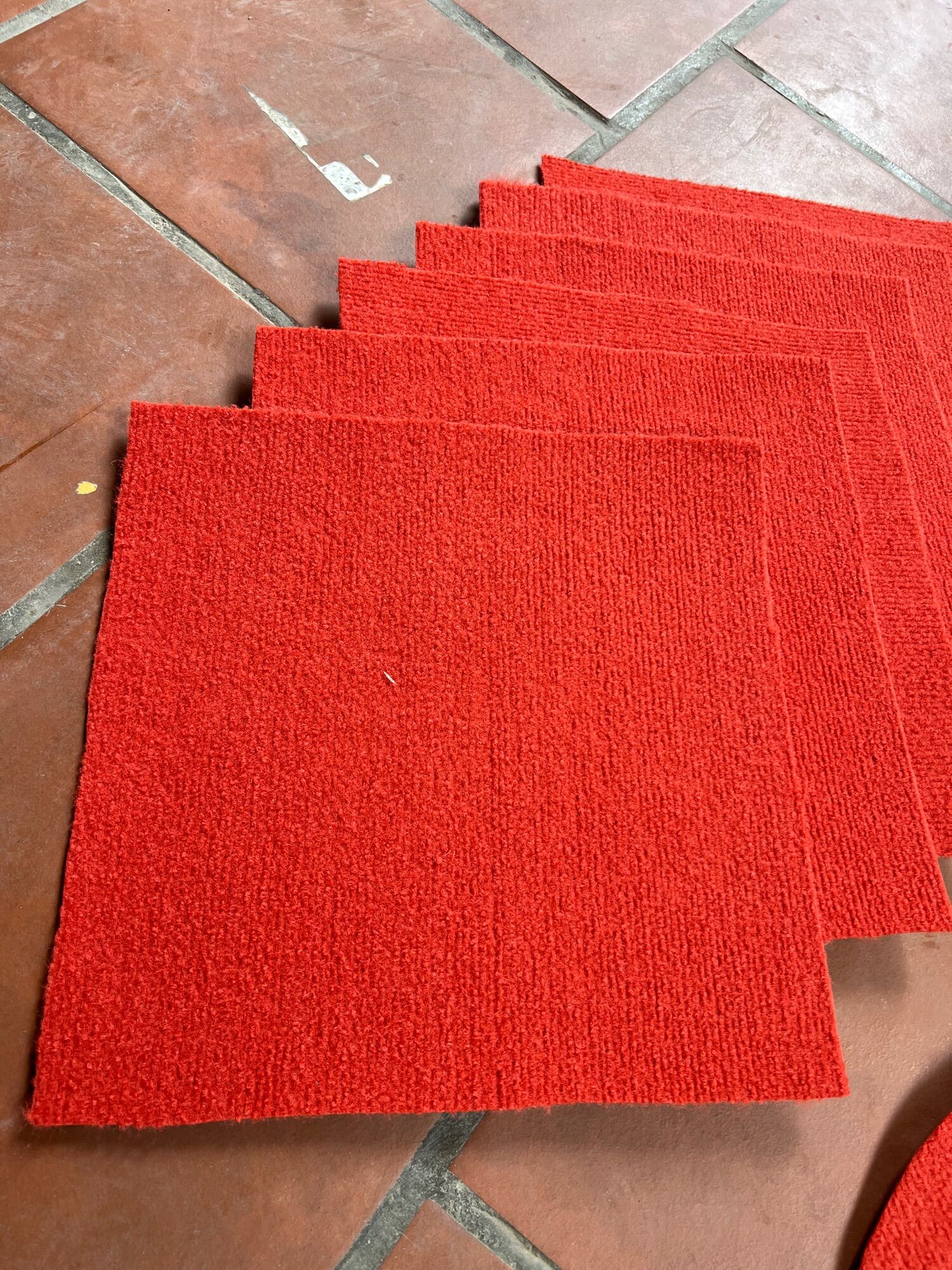 Thảm lót lồng vuông