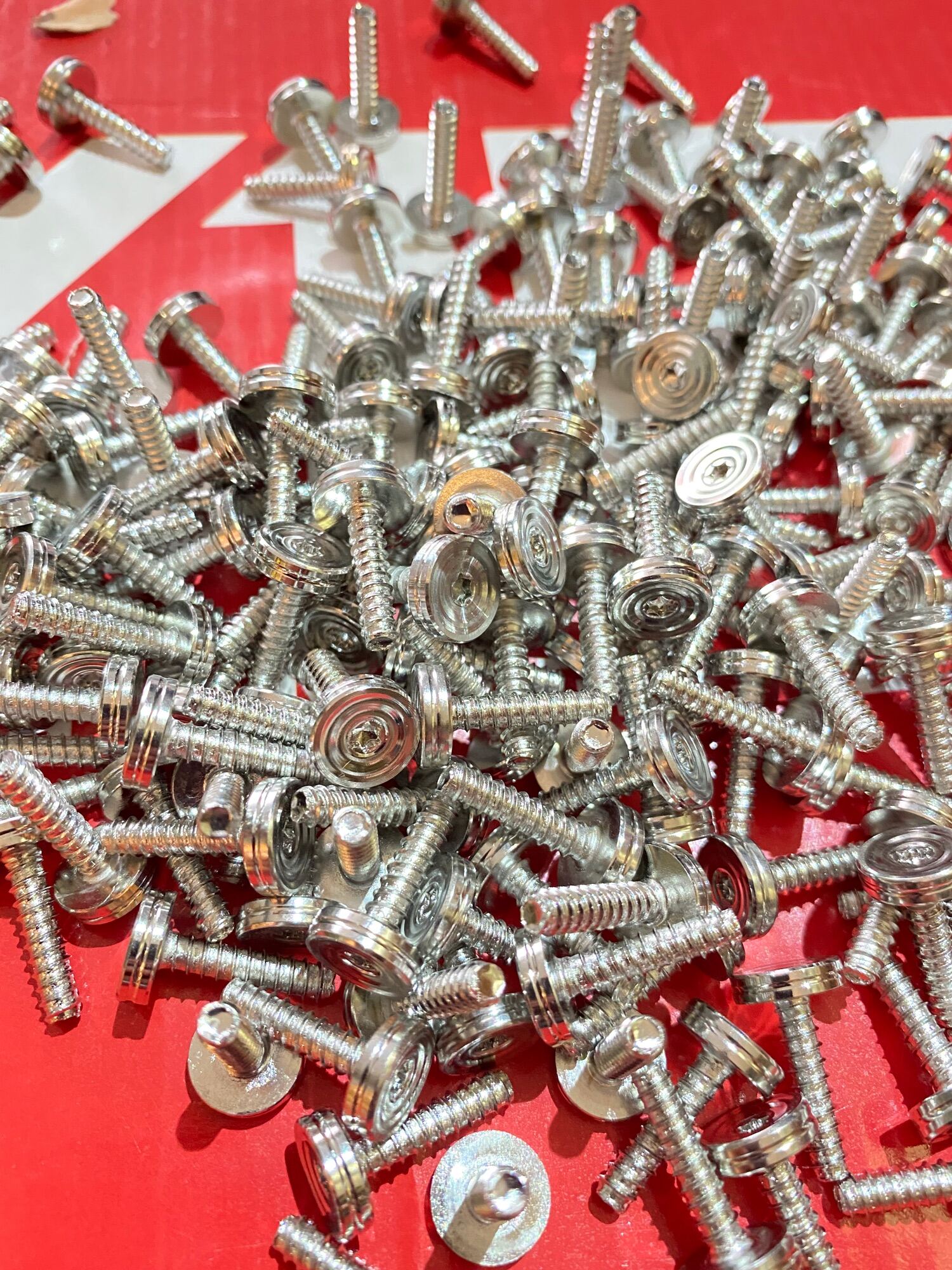 Ốc 4li xoắn Salaya gắn áo honda, suzuki