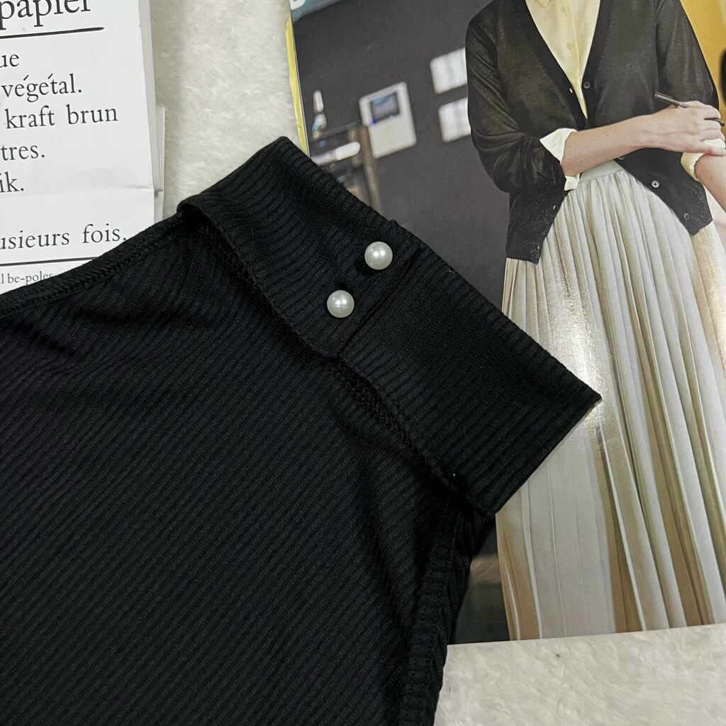Áo croptop yếm cổ lọ