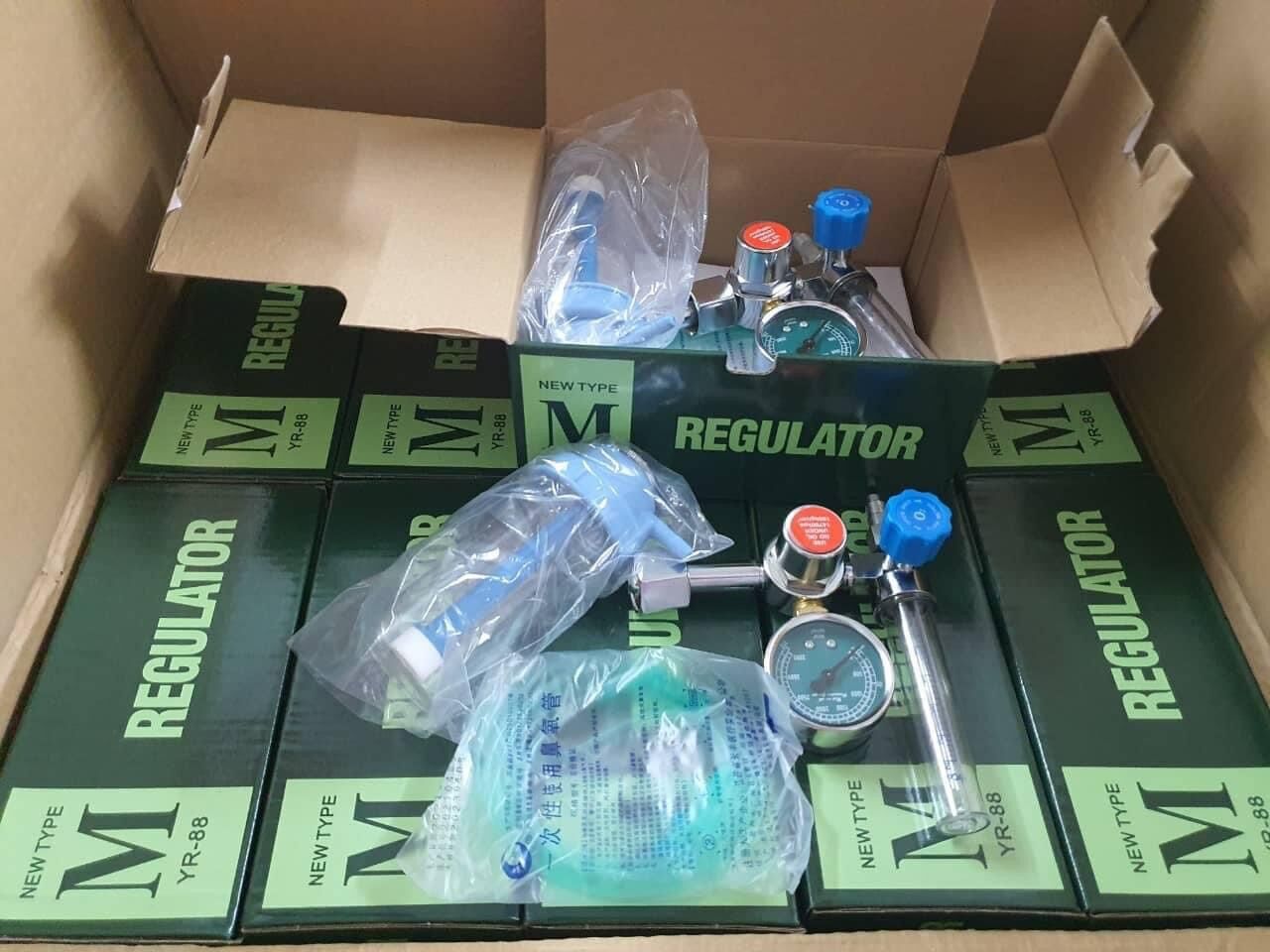 Đồng hồ oxy y tế đo áp suất bình khí Regulator YR-88 (có bình làm ẩm)
