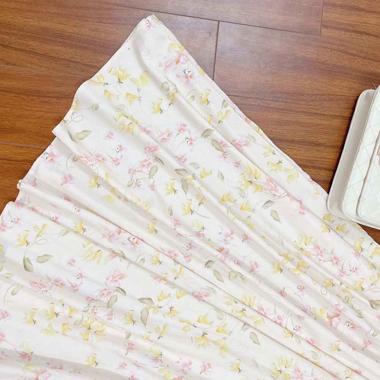 Đầm nữ hoa vàng chân dập ly cổ vest