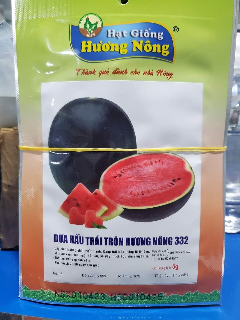 Dưa hấu tròn vỏ đen Hương Nông
