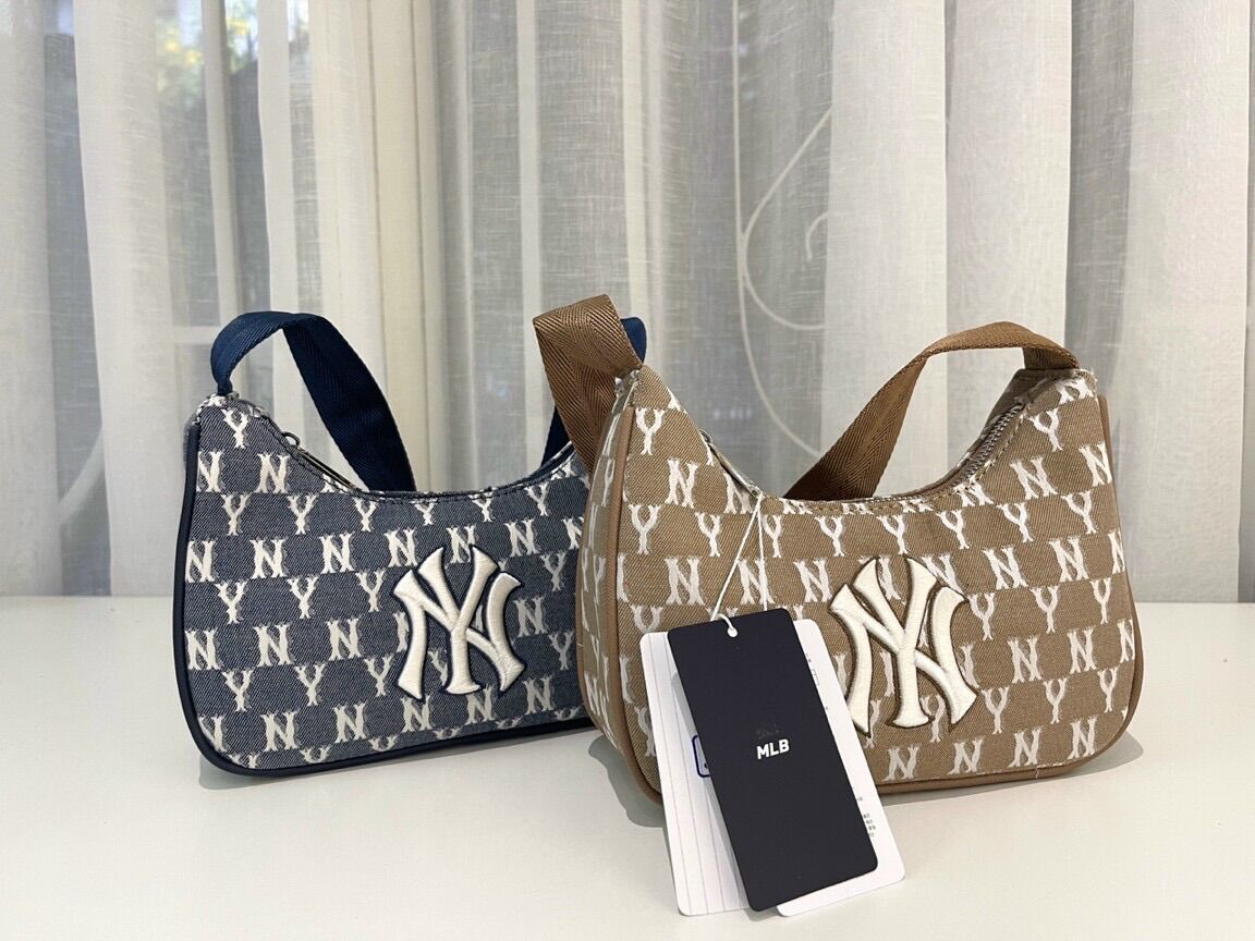 TÚI KẸP NÁCH DENIM MLB