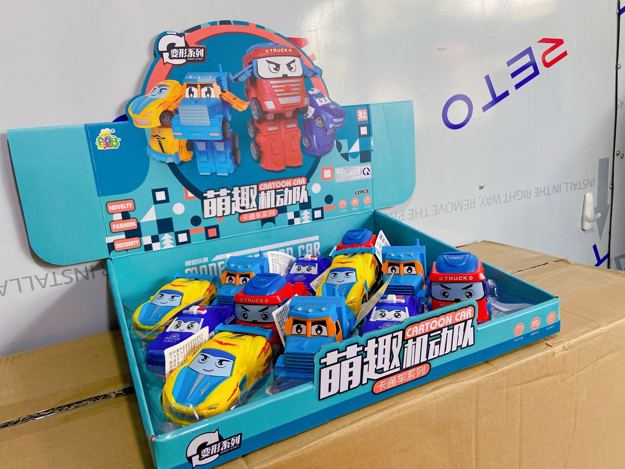 Xe đò chơi biến hình robot