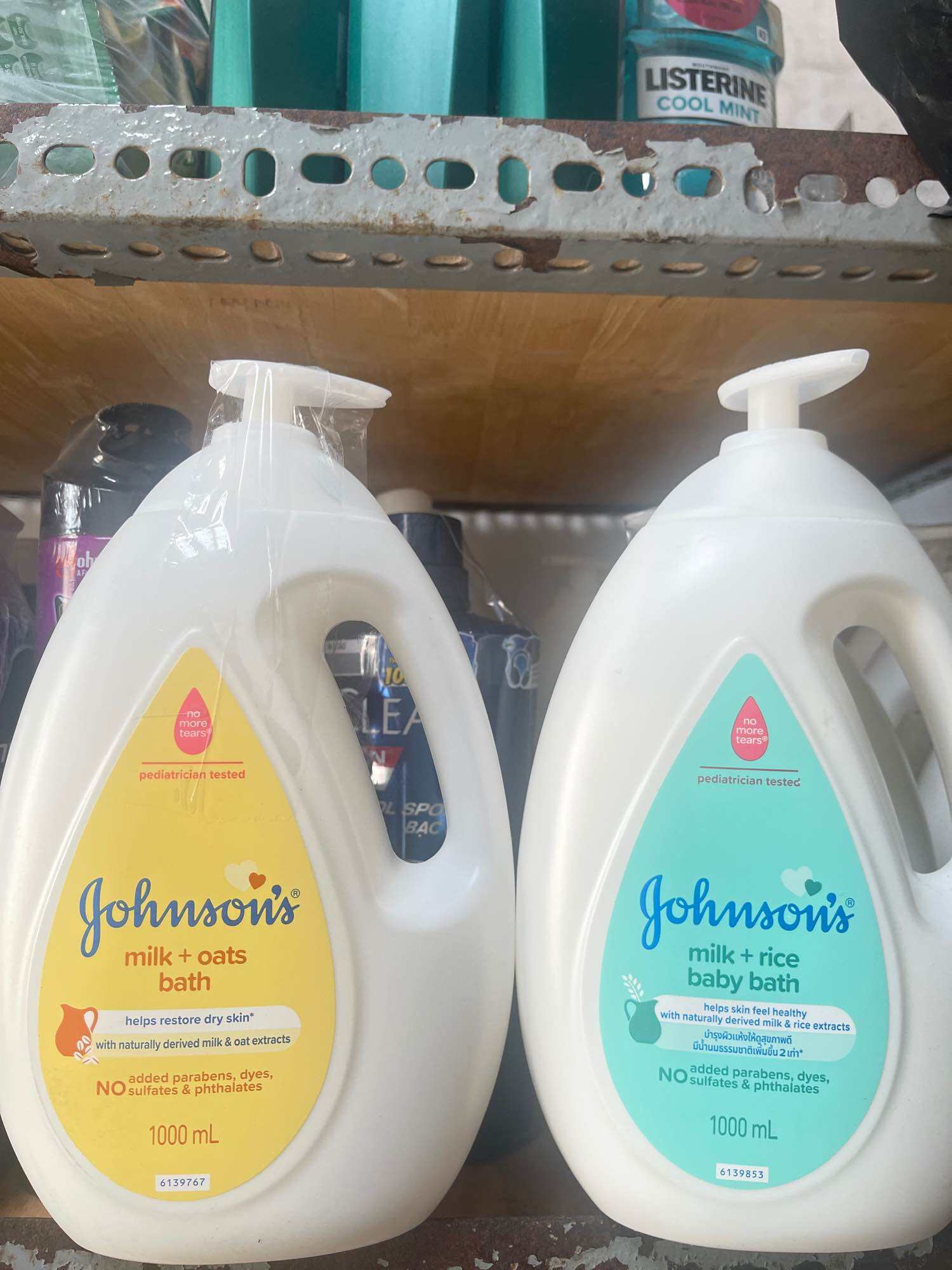 Sữa tắm trắng Johnson baby 1000ml dành cho mẹ và bé mua hai chai đc tag giỏ sách như hình ạ