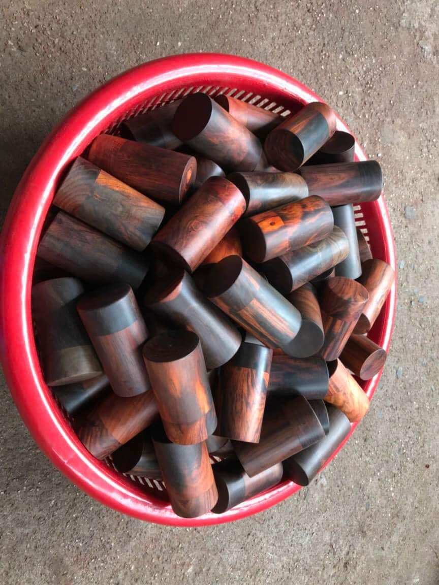 Lọ đựng tăm gỗ trắc