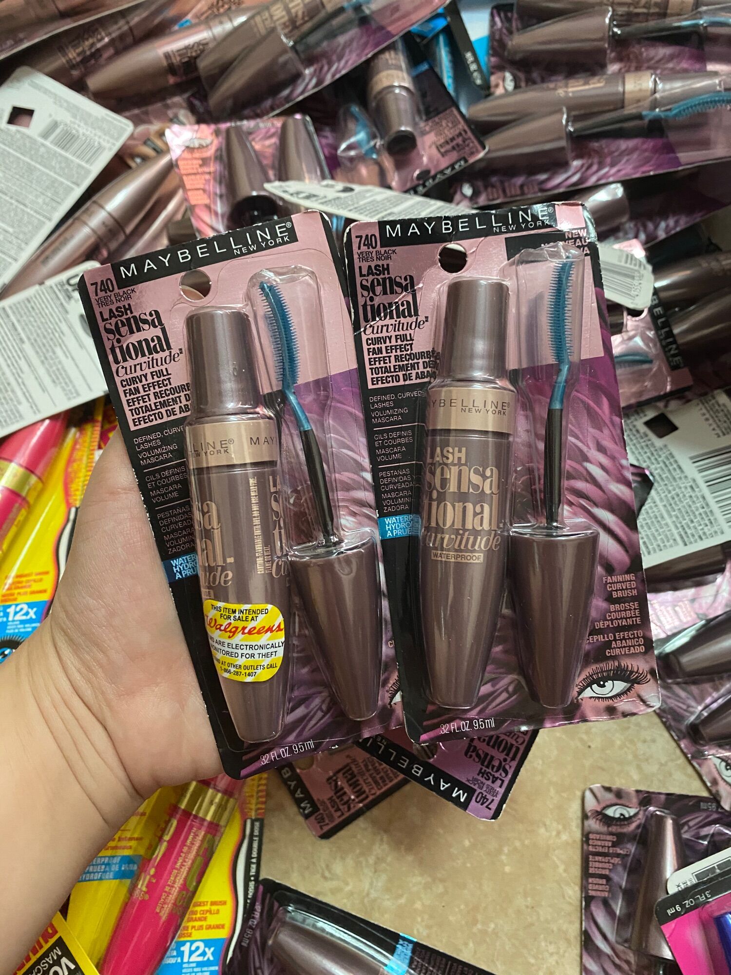 MASCARA MAYBELLINE LASH SENSATIONAL CURVITUDE.
