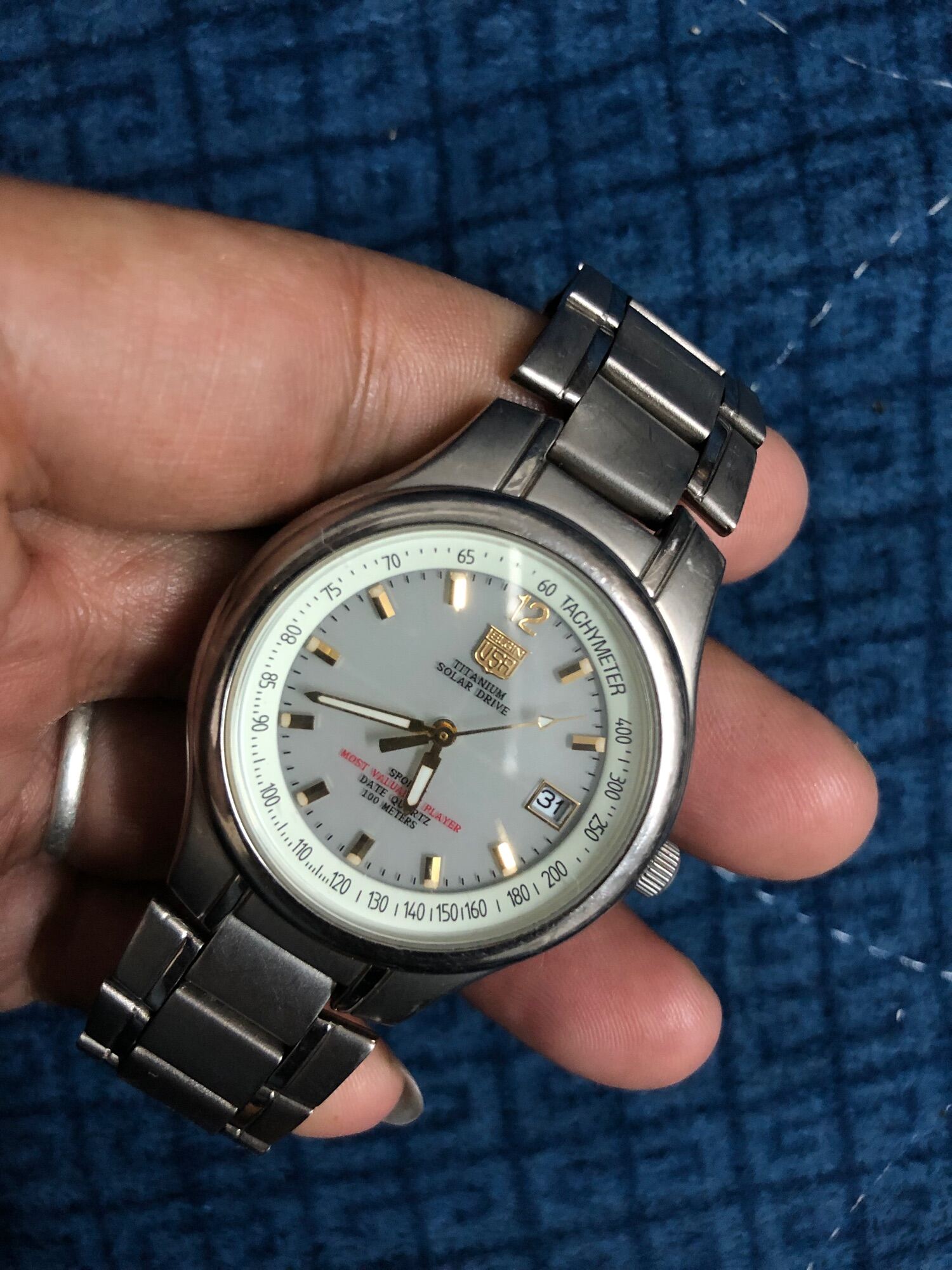 Khám chiếc đồng hồ: Hamilton - Khaki Field Titanium 38 mm and 42 mm