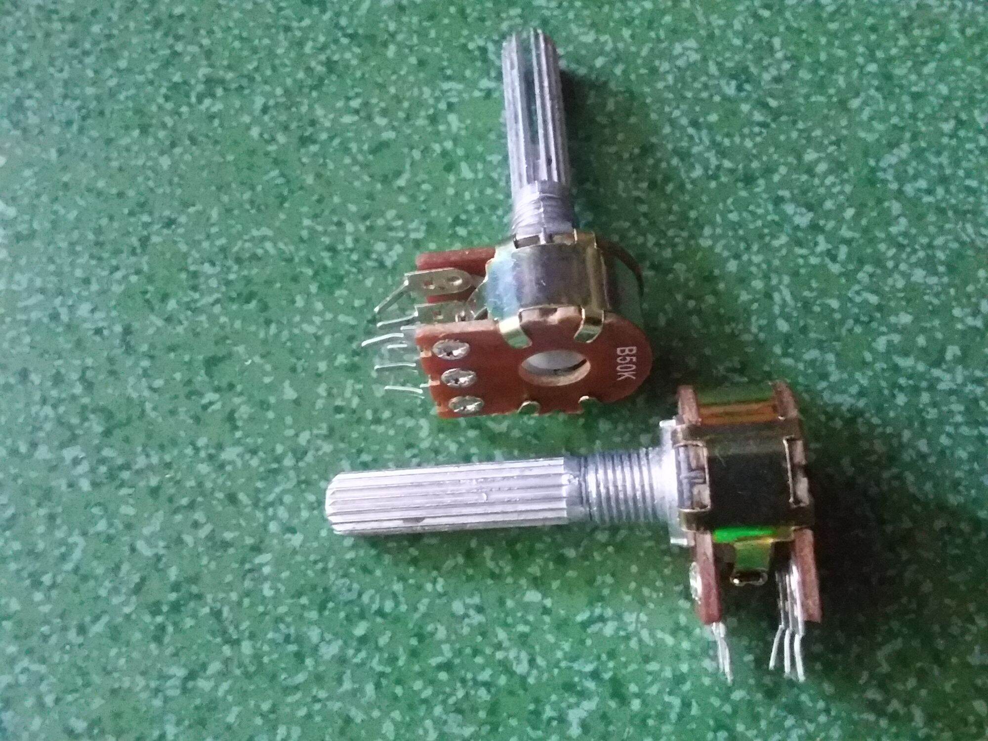 5 CHIẾC VOLUME' ĐÔI CÁN DÀI 3 CM CHÂN NGAY 50K