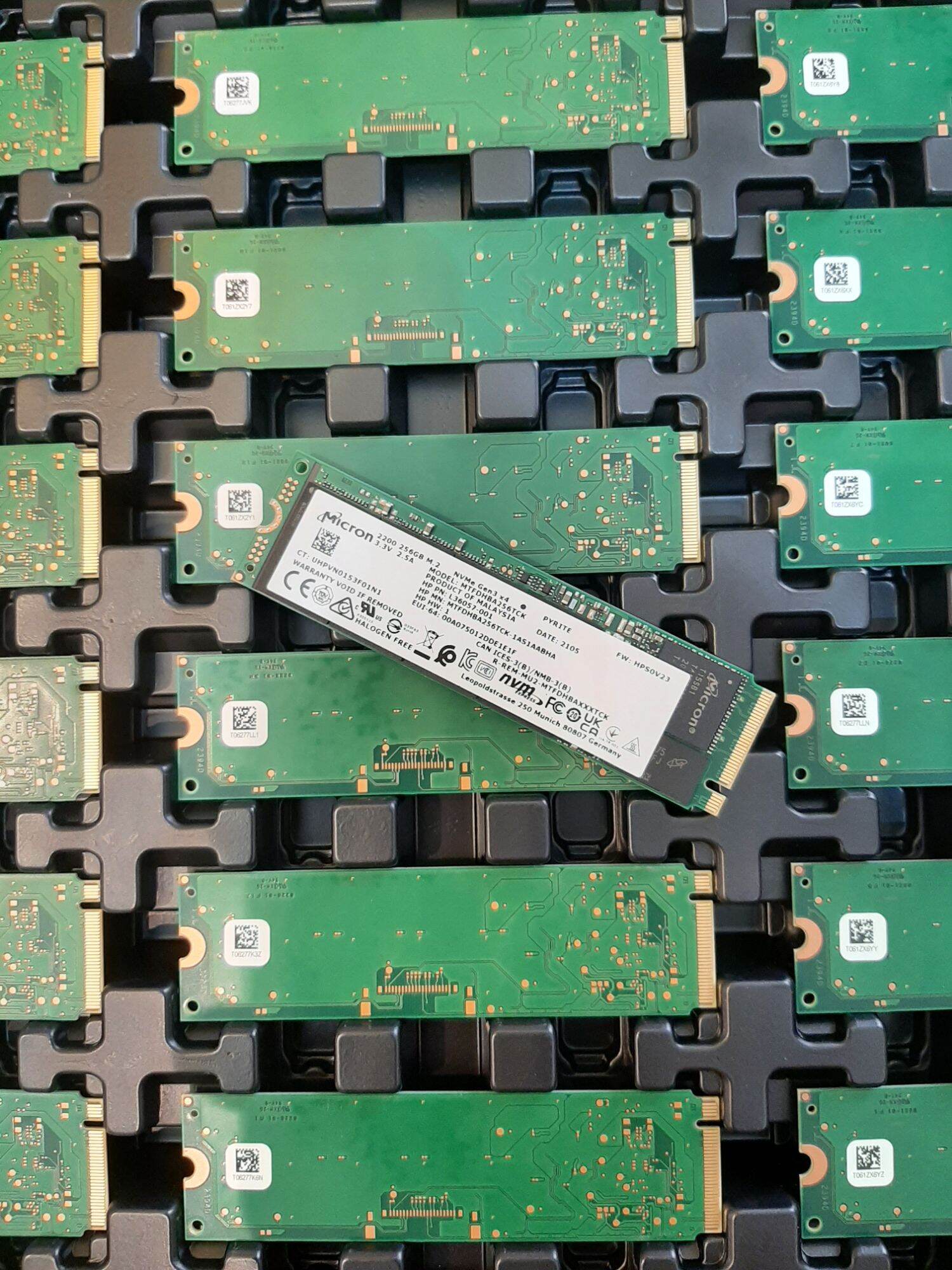 Ổ cứng SSD M2-PCIe Micron 256GB 2200 Gen3 x4 NVMe 2280 - MTFDHBA256TCK-1AS1AABHA - Shopbig1990 - bảo hành 36 tháng thumbnail