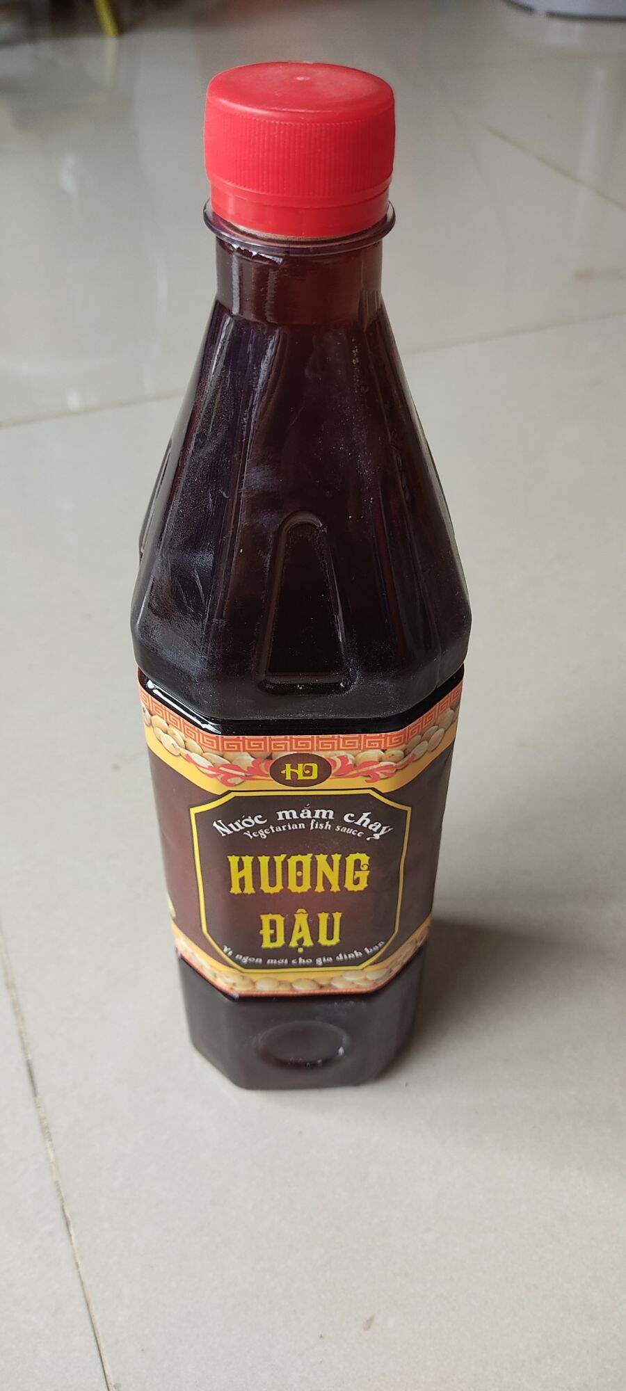 Nước mắm chai hương đậu . chai 1 l. dung để chế biến các món ăn chai. để chấm .