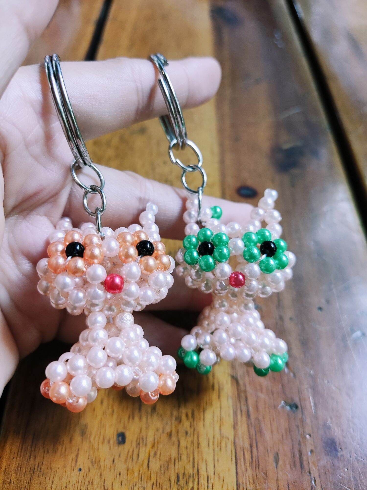 Móc khóa tuổi Mẹo kết cườm Handmade