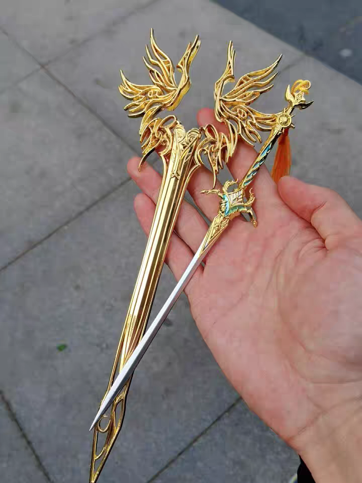 Mô hình thiên sứ thánh kiếm 30cm.