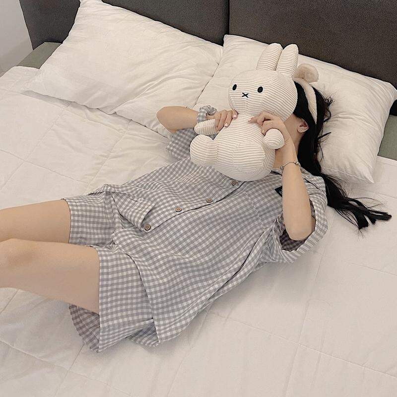 Bộ đùi pyjama kẻ xốp cổ vét.