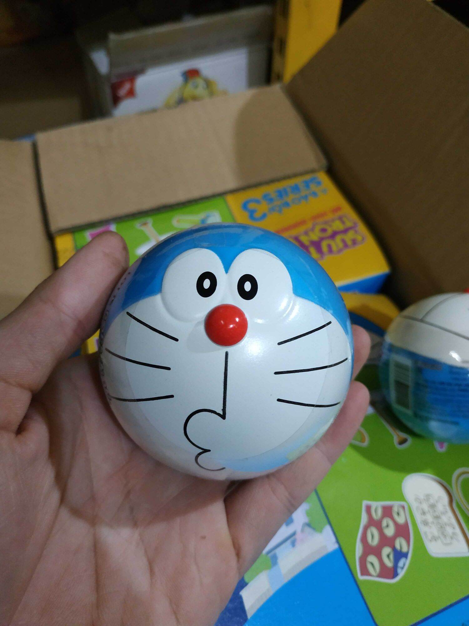 Bóng Doraemon kẹo gum hương cam Lotte  có mô hình doraemon xinh xắn bên
