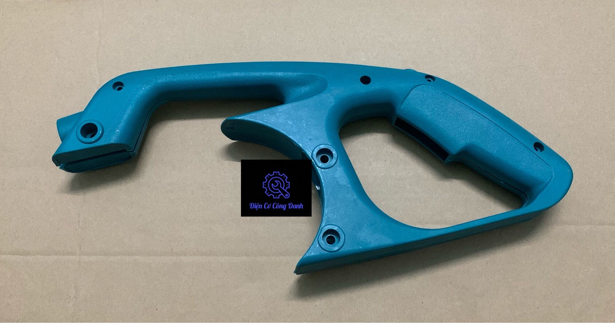 Tay cầm công tắc máy cắt sắt bàn Makita. MT240