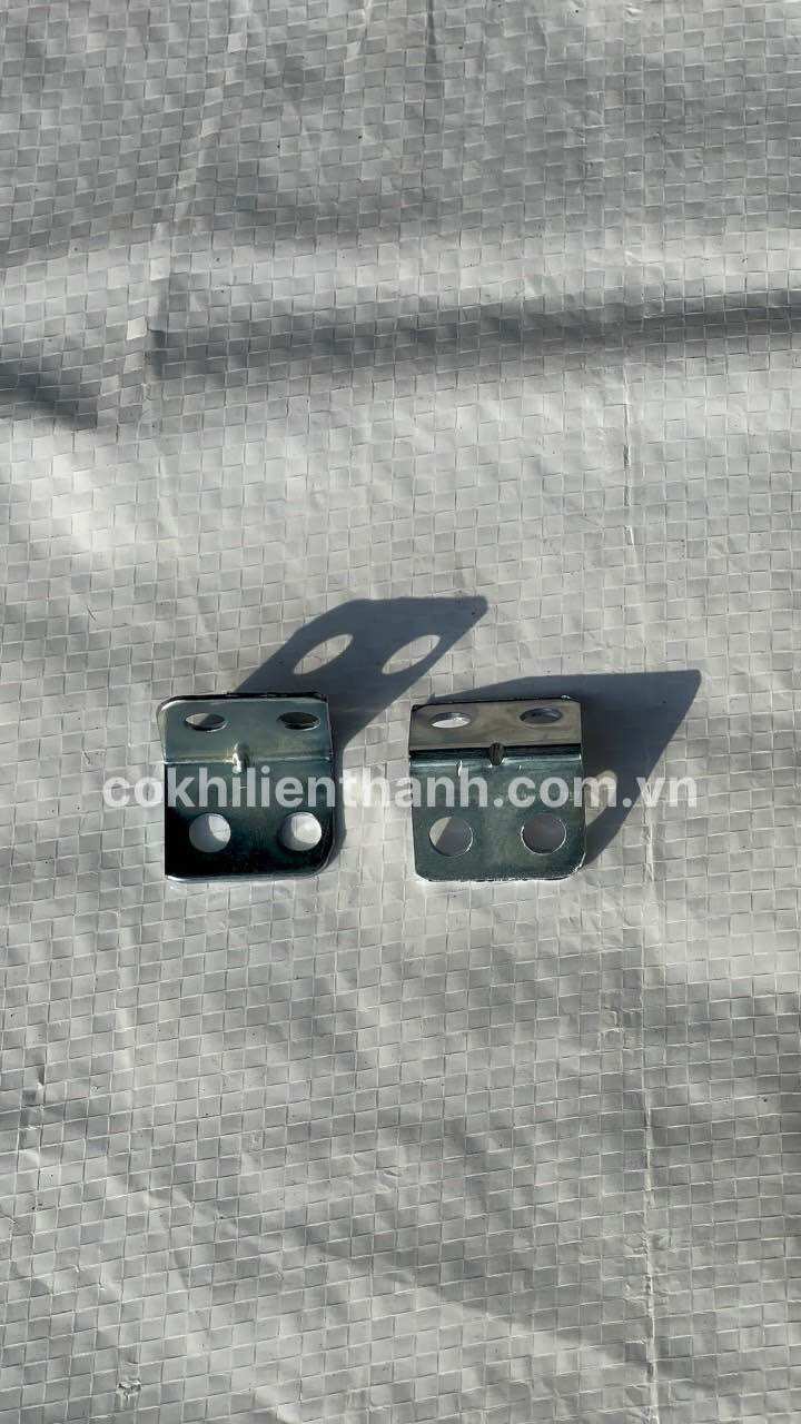 Ke vuông góc - 2 phân - 4 lổ ( combo 100 cái )