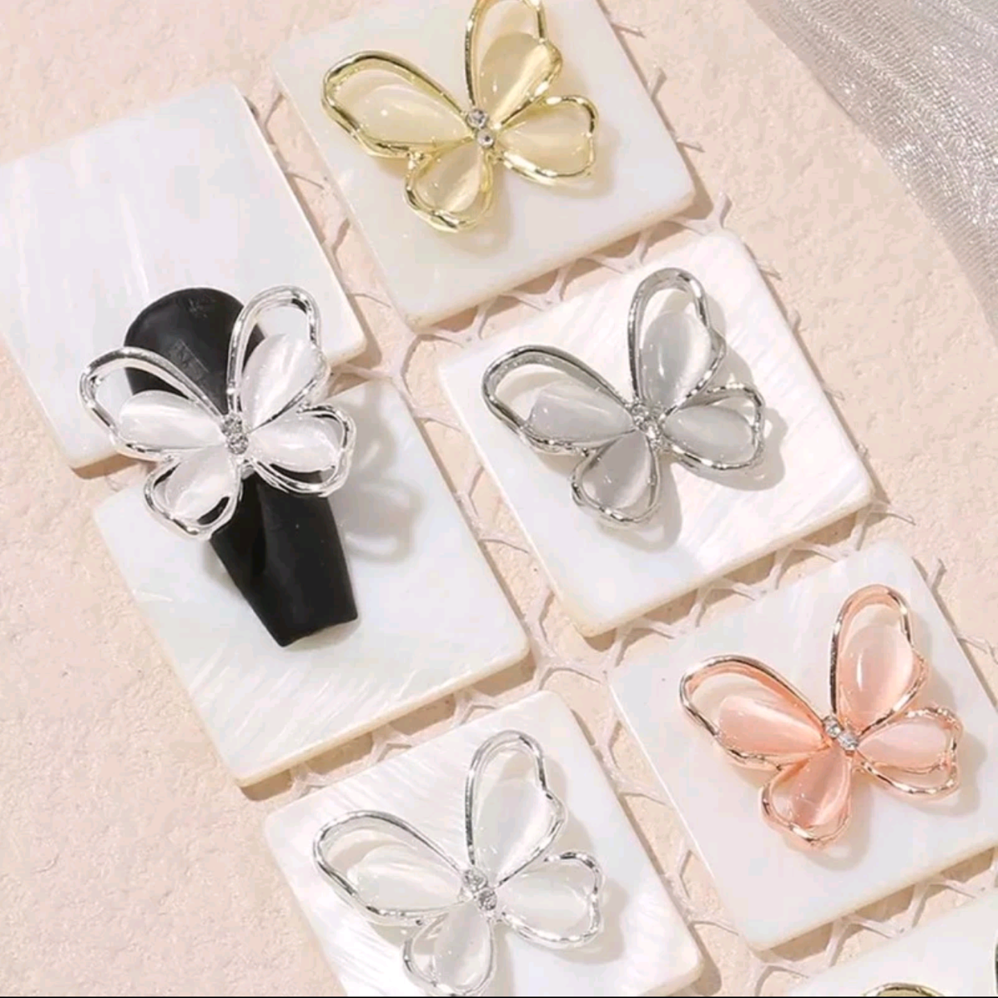 Charm bướm thạch đính móng trang trí nail