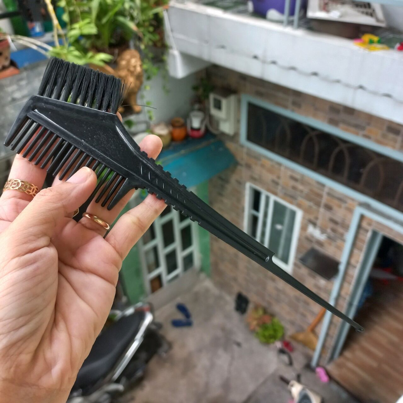 lược chổi nhuộm tóc 2 đầu chải (21.5cm)