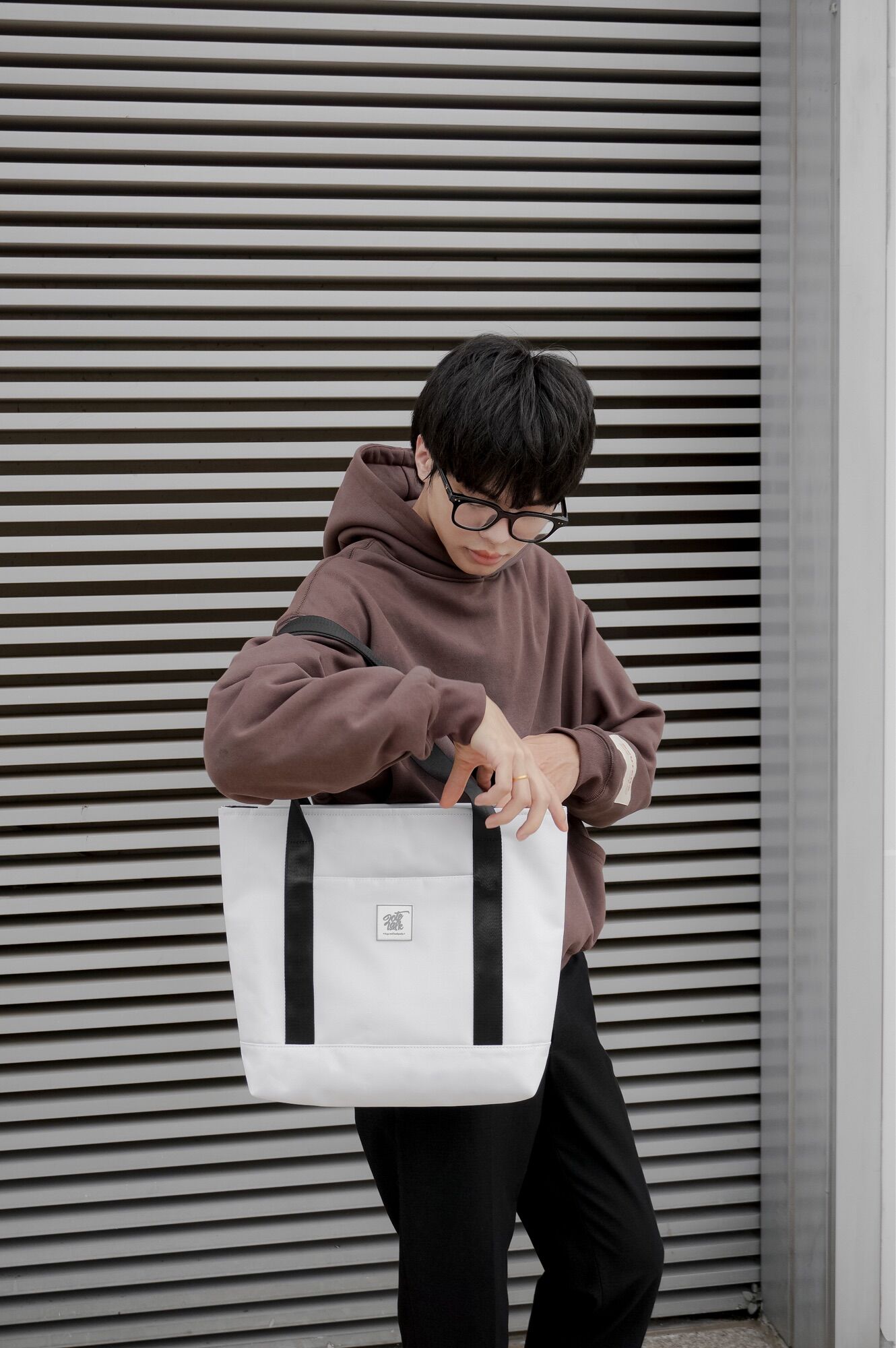 Túi Tote Essence Tote Talk