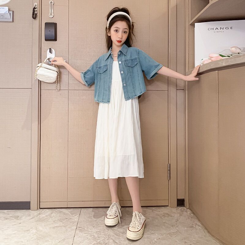 Set đầm dây và áo khoát jeans thanh lịch nhẹ nhàng