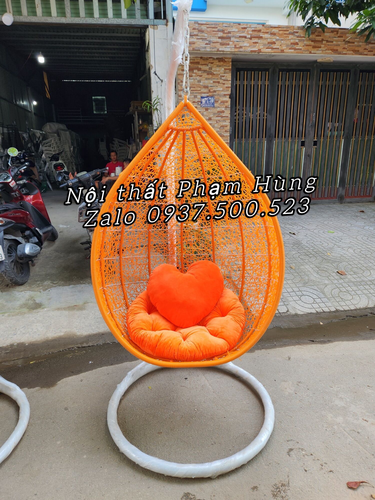 Xích đu trứng sân vườn