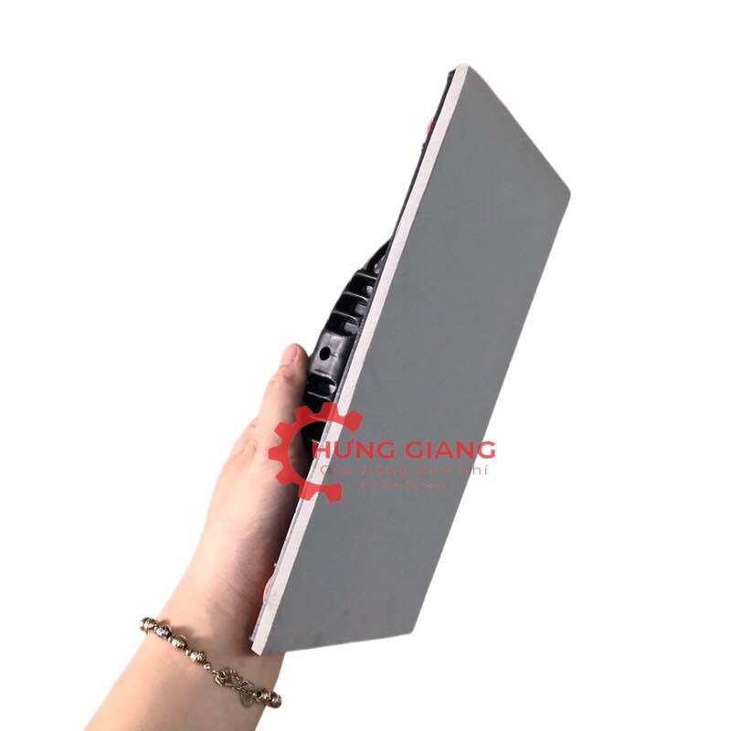 Bàn Chà Nhám Tường, Bàn Giáp Tường