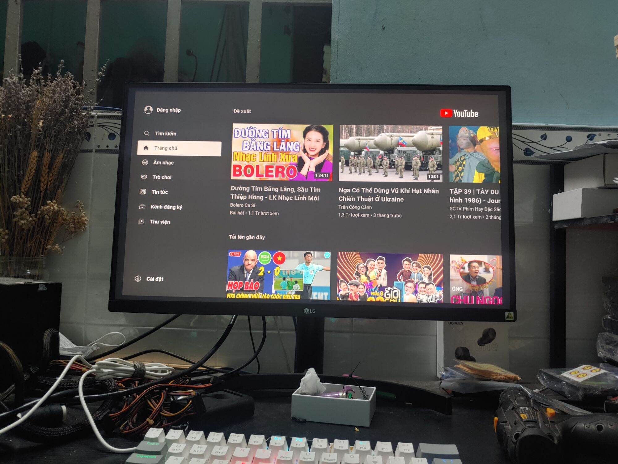 Box xem tivi qua mạng và xem youtube