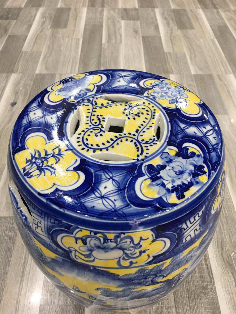 Đôn kê chậu hoa(chậu kiểng), cao 36cm. Gốm sứ Bát Tràng.