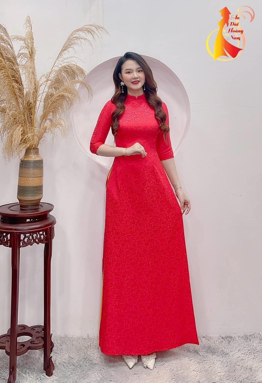 Áo dài gấm truyền thống